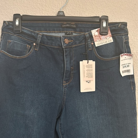 Juniors brand new jeans size 11, low rise. - Picture 2 of 9